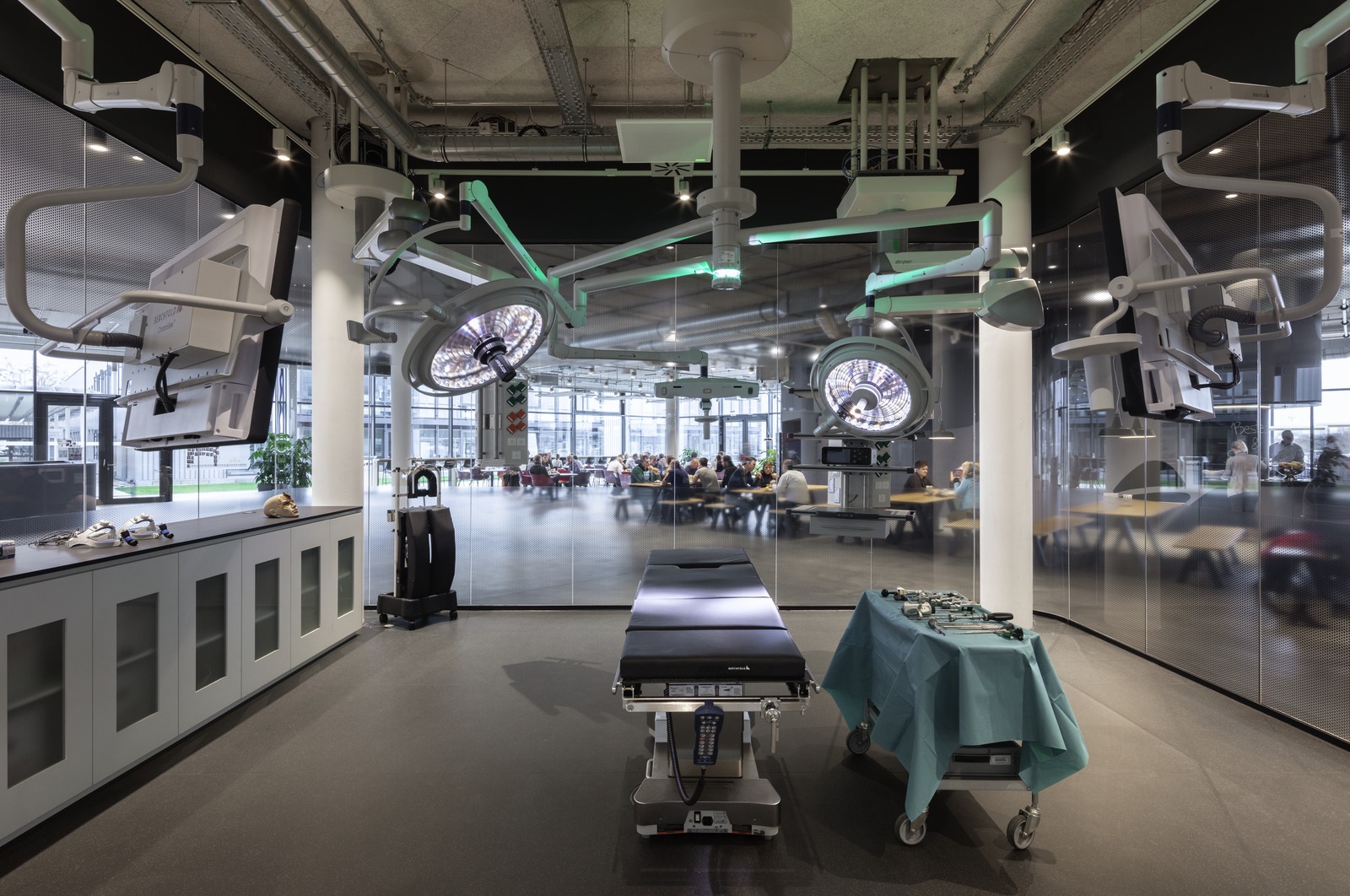 Stryker Innovation Center HENN