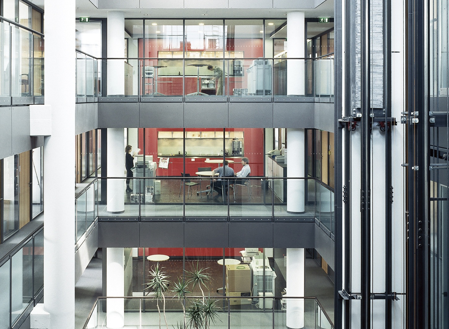 Fraunhofer-HausZentrale der Fraunhofer-GesellschaftHansastraÃŸe 27c, 80686 MÃ¼nchenAtrium